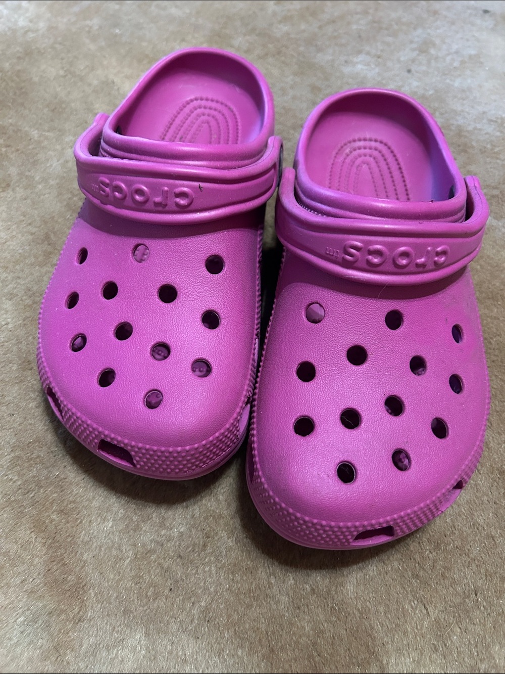 CROCS Women's Classic Clog in Raspberry Pink